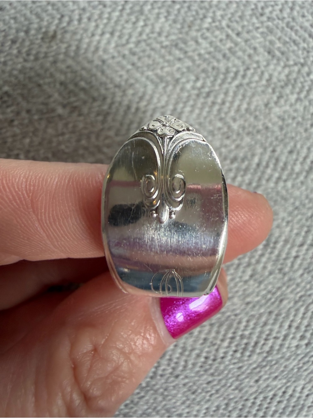 D Engraved Spoon Ring - Picture 9 of 11